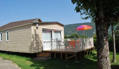 Découvrez nos mobil-homes équipés de télévision et de climatisation au Lac d'Aiguebelette