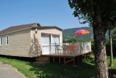 Découvrez nos mobil-homes équipés de télévision et de climatisation au Lac d'Aiguebelette